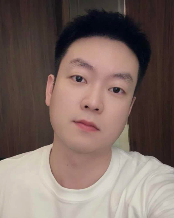 某人